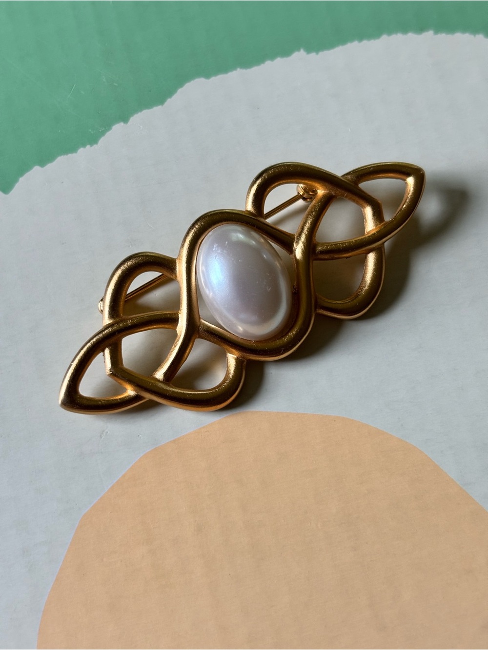 Anne Klein | Vintage Faux Pearl Bar Pin 🌹